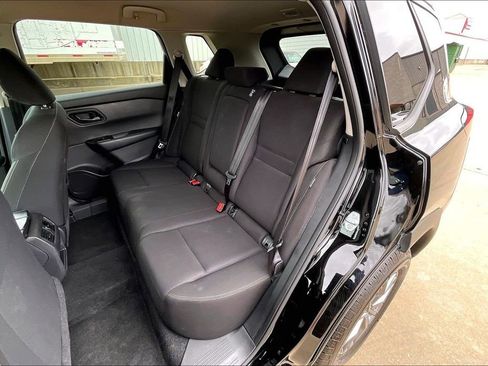 Used 2024 Nissan Rogue S FWD image 25