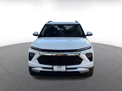 Used 2025 Chevrolet TrailBlazer LT image 2