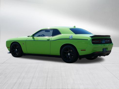 Used 2015 Dodge Challenger R/T Scat Pack w/ Leather Interior Group RWD image 5