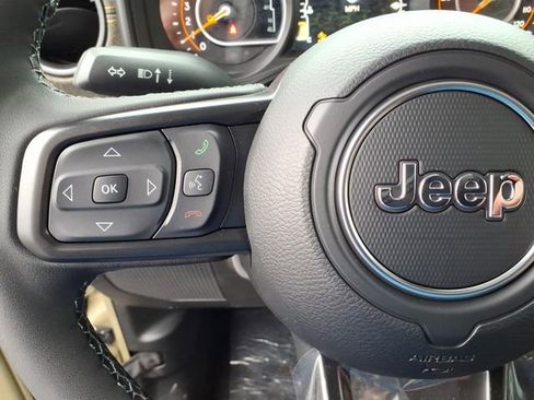 New 2026 Jeep Gladiator Willys AWD/4WD image 18