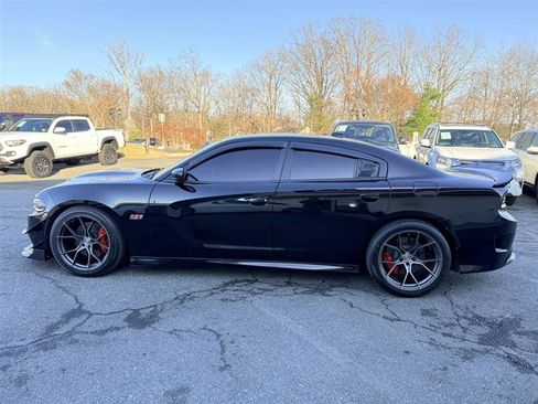Used 2017 Dodge Charger R/T Scat Pack RWD image 8