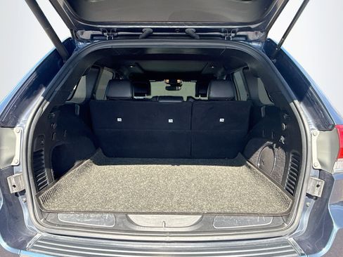 Used 2020 Jeep Grand Cherokee Overland image 12