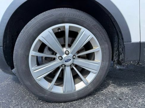 Used 2018 Ford Explorer Limited w/ Equipment Group 301A AWD/4WD image 3