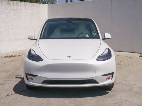 Used 2022 Tesla Model Y Long Range AWD/4WD image 2