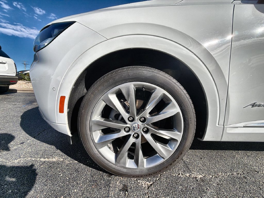 Used 2022 Buick Envision Avenir w/ Technology Package II FWD image 18