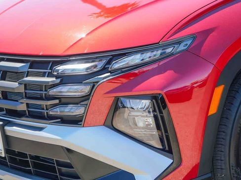 Used 2025 Hyundai Tucson SEL FWD image 3