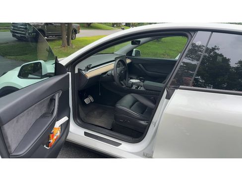 Used 2021 Tesla Model Y Performance AWD/4WD image 5