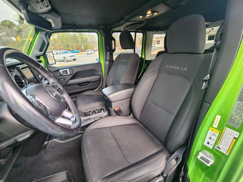 Used 2019 Jeep Wrangler Unlimited Sahara image 9