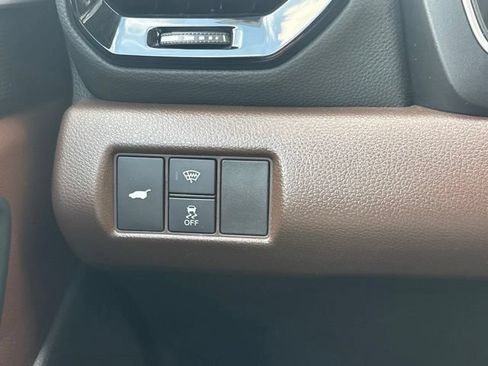 Used 2025 Honda Pilot Elite image 18