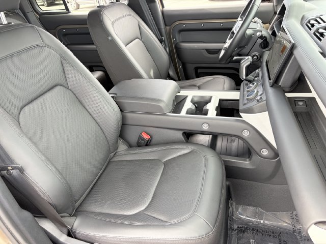 Used 2025 Land Rover Defender 110 S AWD/4WD image 19