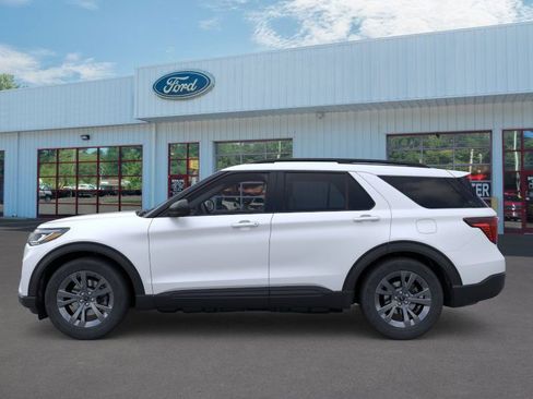 Used 2026 Ford Explorer Active w/ Active Comfort Package image 3