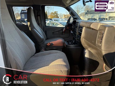 Used 2017 Chevrolet Express 2500 LT w/ LT Preferred Equipment Group image 15