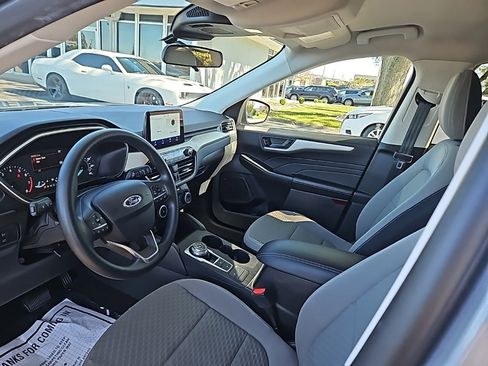 Used 2022 Ford Escape SE image 17