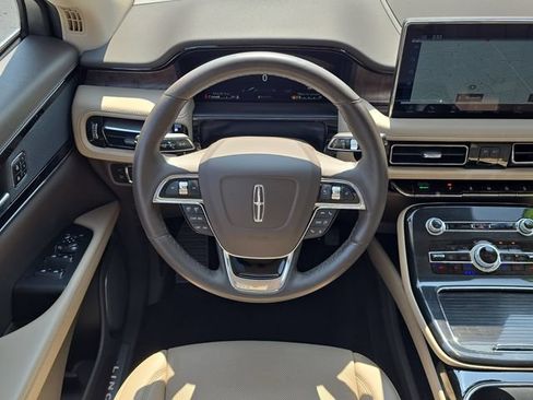 Used 2023 Lincoln Nautilus Reserve AWD/4WD image 25