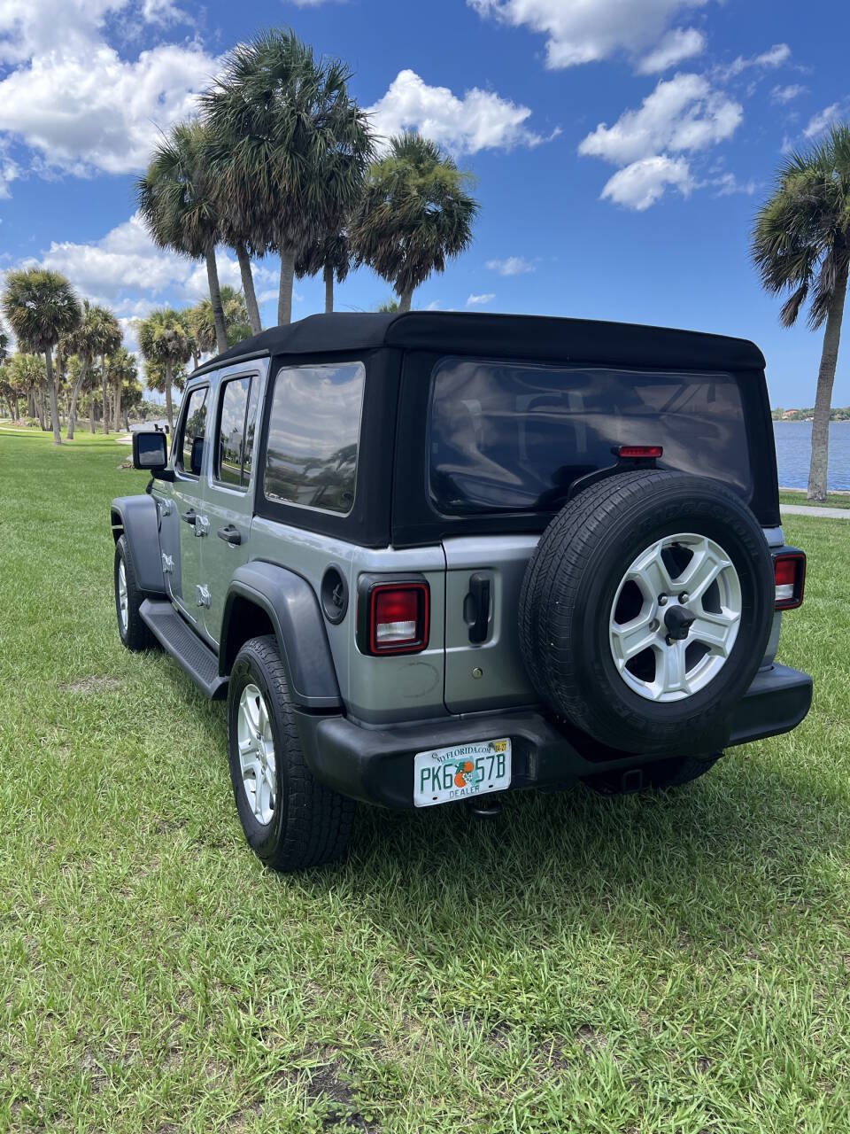 Used 2018 Jeep Wrangler Unlimited Sport S AWD/4WD image 5
