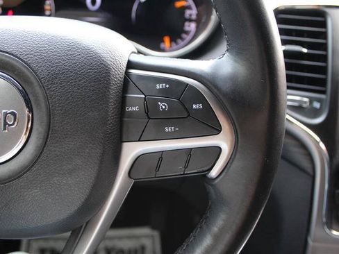 Used 2021 Jeep Grand Cherokee Laredo AWD/4WD image 16