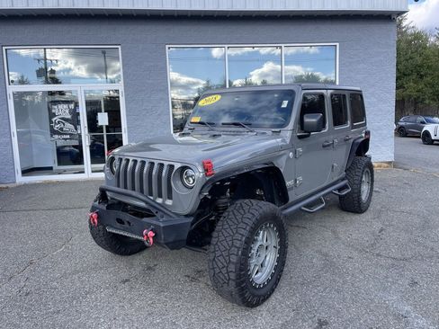 Used 2018 Jeep Wrangler Unlimited Sport S image 2