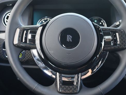 Used 2023 Rolls-Royce Cullinan Black Badge w/ Leather Finishing Pack image 27