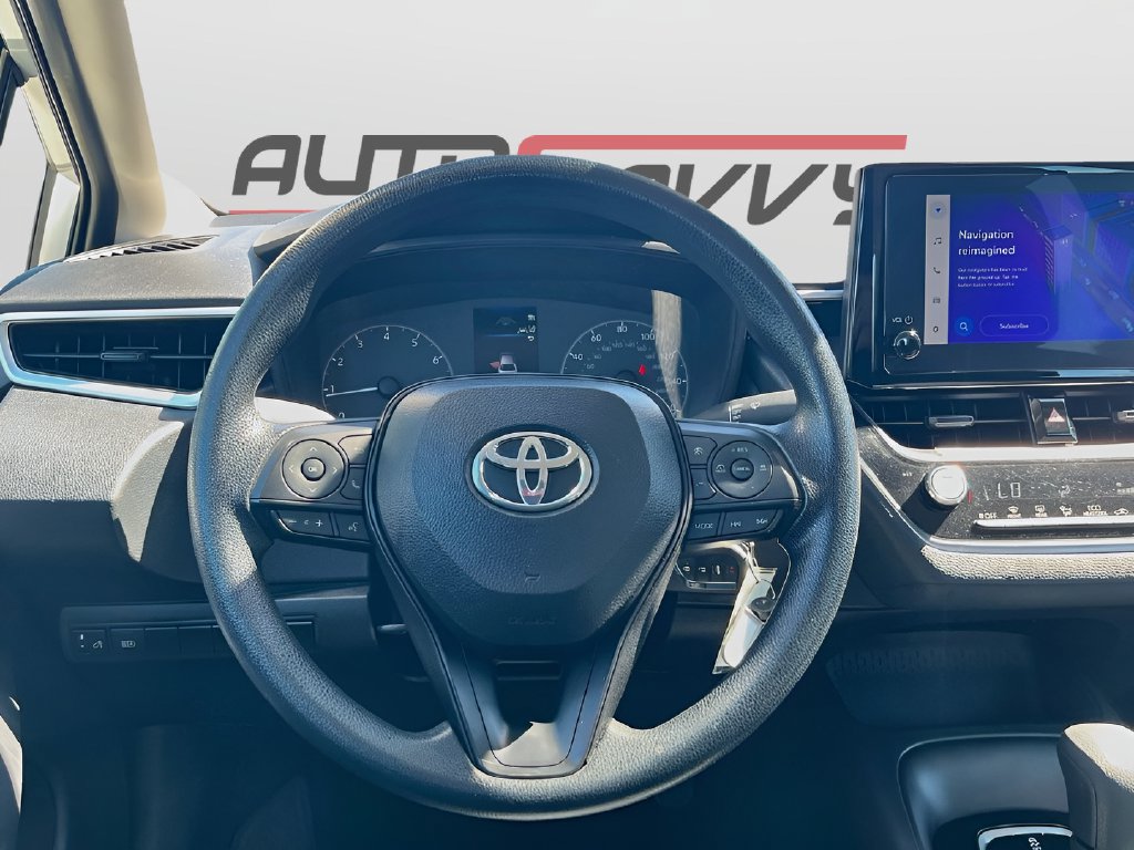 Used 2025 Toyota Corolla LE FWD image 11