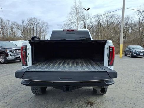 Used 2025 GMC Sierra 2500 AT4X image 32