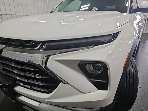 Used 2025 Chevrolet TrailBlazer LT AWD/4WD image 30