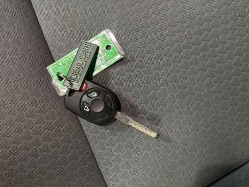 Used 2018 Ford Escape SE w/ Ford Safe & Smart Package AWD/4WD image 29