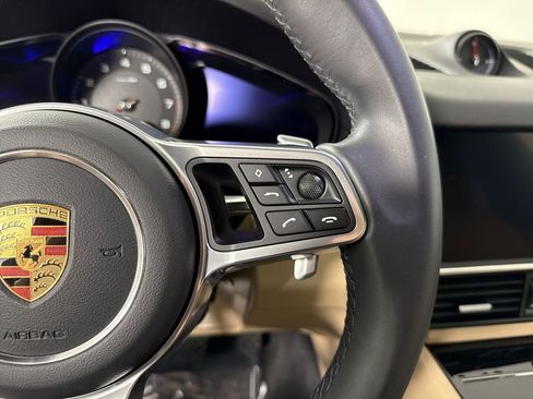 Certified 2023 Porsche Cayenne AWD/4WD image 39