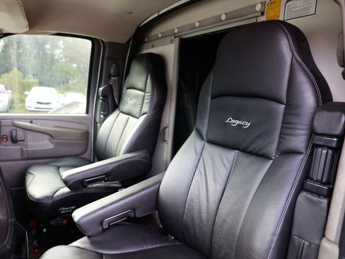 Used 2004 Chevrolet Express 3500 G3500 image 6