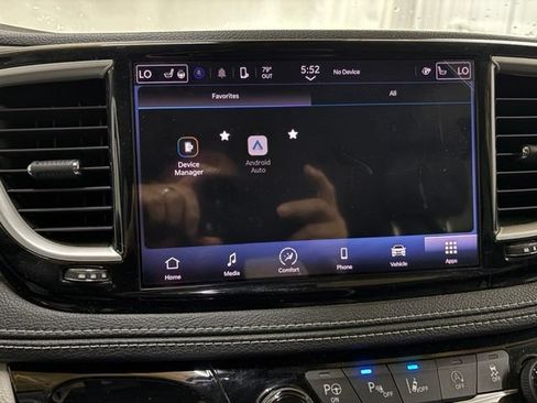 Used 2023 Chrysler Pacifica Touring-L FWD image 39