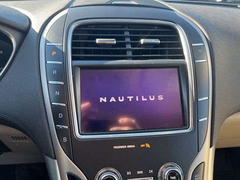 Used 2020 Lincoln Nautilus Premier w/ Equipment Group 101A image 23