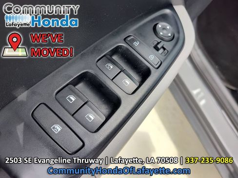 Used 2023 Hyundai Venue SEL FWD image 19