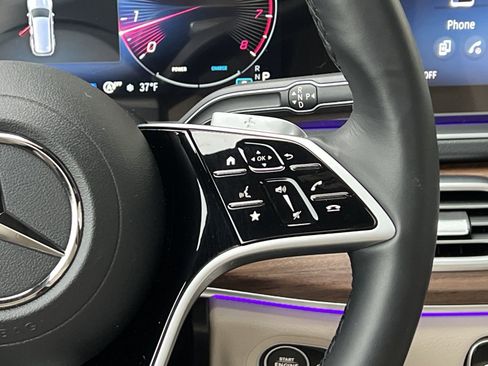 Certified 2025 Mercedes-Benz GLS 450 4MATIC image 32