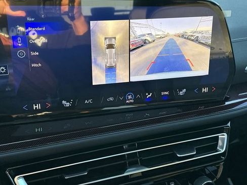 Used 2025 Chevrolet Traverse Z71 w/ Enhanced Driving Package image 15