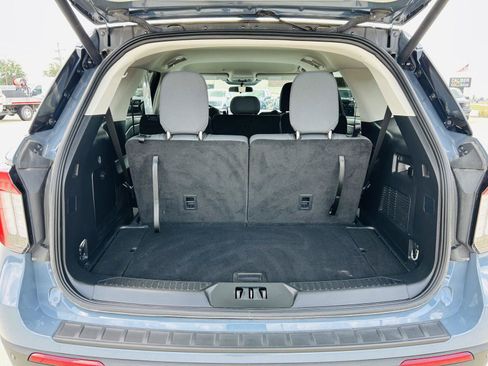 Used 2025 Ford Explorer Active AWD/4WD image 31
