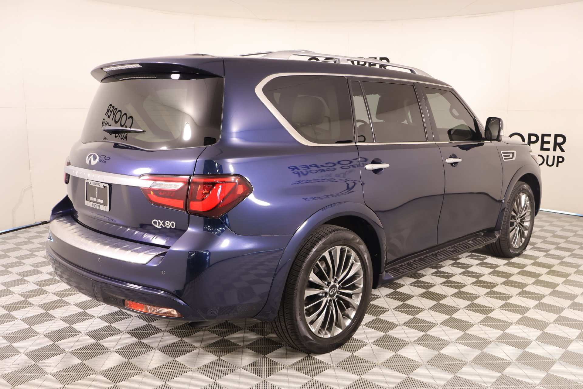 Used 2019 INFINITI QX80 Luxe w/ 22" Wheel Package AWD/4WD image 24