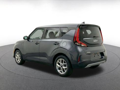 Used 2025 Kia Soul LX w/ LX Technology Package FWD image 6