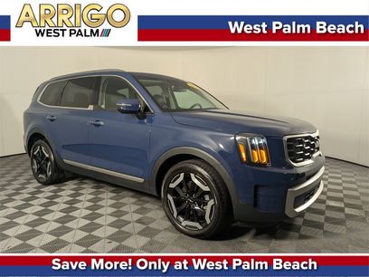 Used 2024 Kia Telluride S w/ S Sunroof Package
