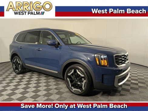Used 2024 Kia Telluride S w/ S Sunroof Package image 1