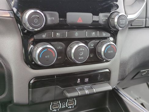 Used 2024 RAM 1500 Laramie image 18