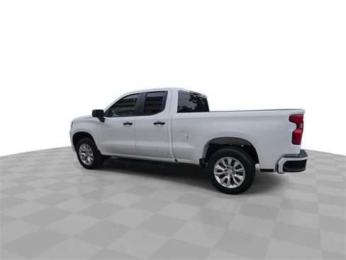 Used 2025 Chevrolet Silverado 1500 Custom image 6