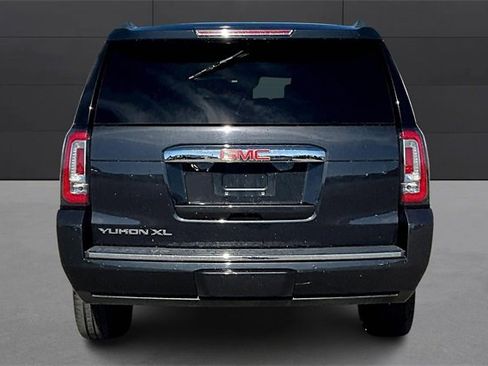 Used 2020 GMC Yukon XL Denali w/ Denali Ultimate Package image 3