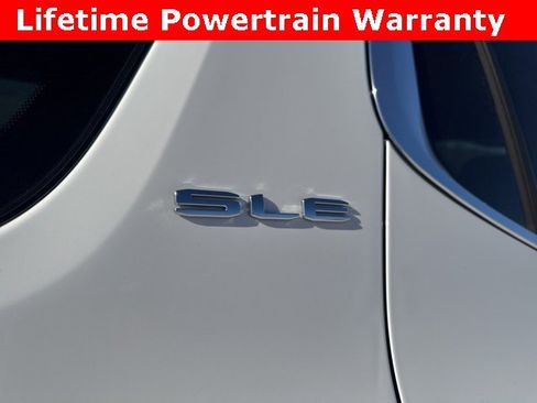 Used 2023 GMC Acadia SLE w/ Driver Convenience Package image 10