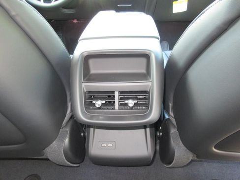 New 2026 Cadillac Lyriq Sport RWD image 31