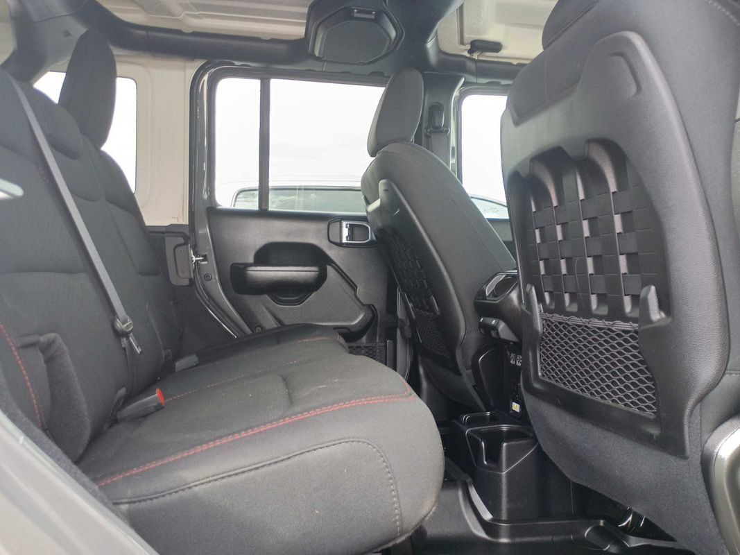 Used 2020 Jeep Wrangler Unlimited Rubicon w/ LED Lighting Group AWD/4WD image 18