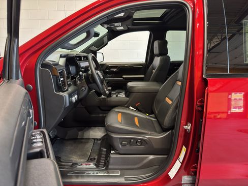Used 2023 GMC Sierra 1500 AT4 w/ AT4 Premium Package AWD/4WD image 18
