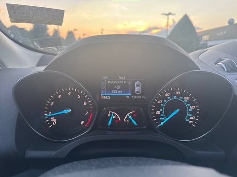 Used 2014 Ford Escape Titanium w/ Equipment Group 401A FWD image 10