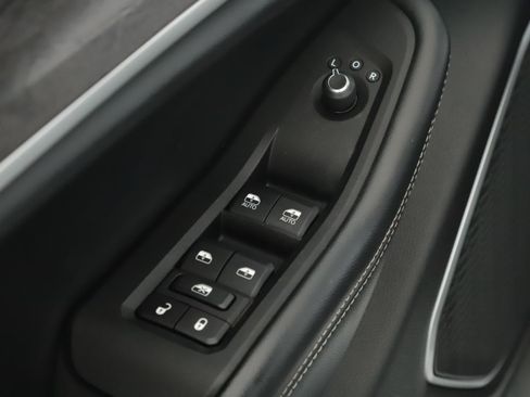 Certified 2022 Jeep Grand Cherokee L Limited AWD/4WD image 8