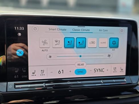 Used 2024 Volkswagen Atlas SE FWD image 33