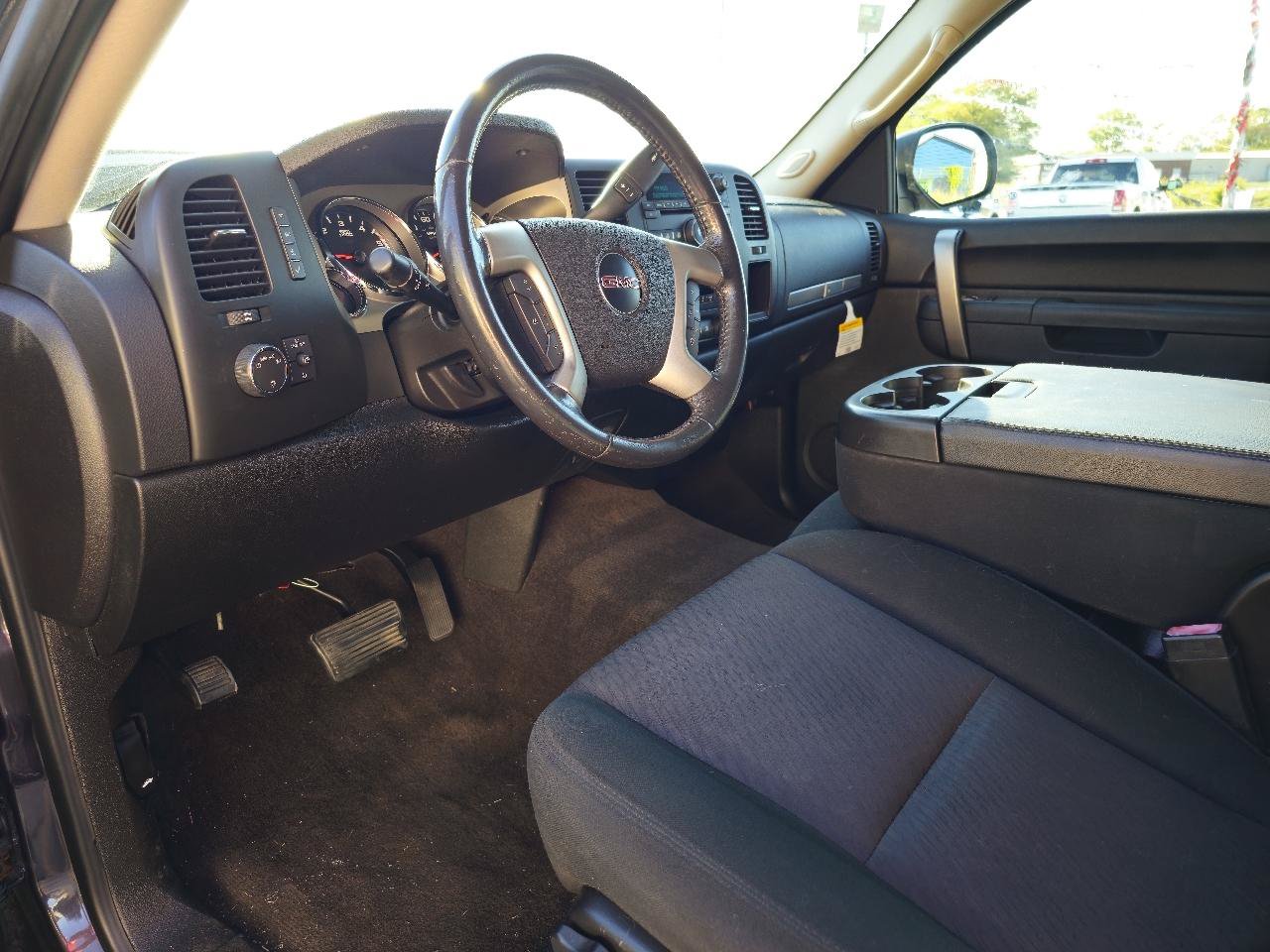 Used 2010 GMC Sierra 1500 SLE w/ Power Pack Plus AWD/4WD image 6