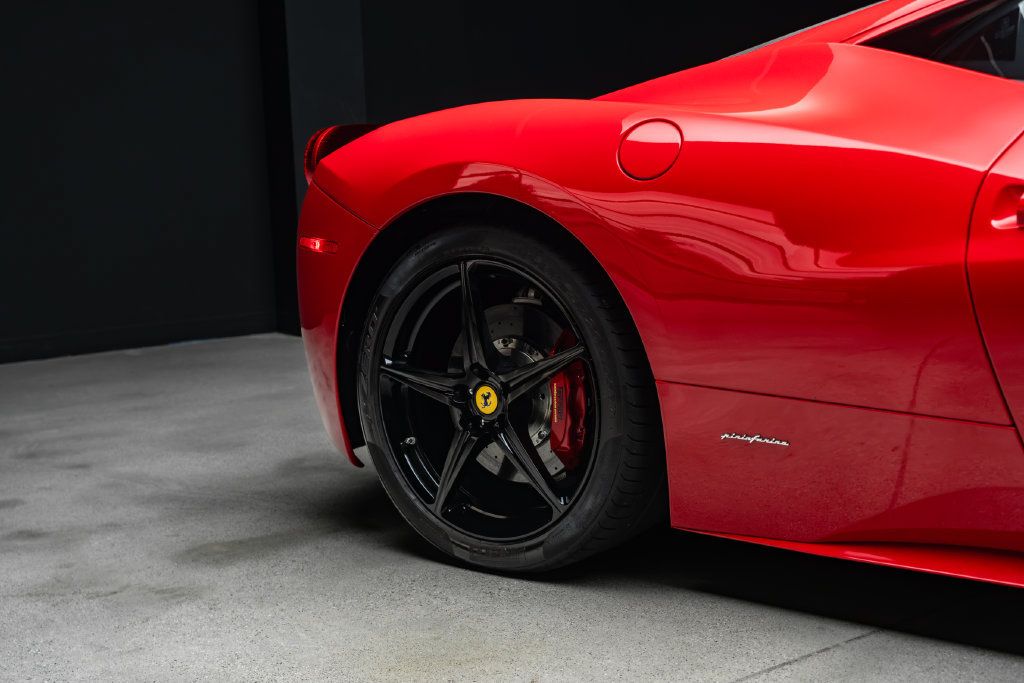 Used 2015 Ferrari 458 Italia Coupe RWD image 16